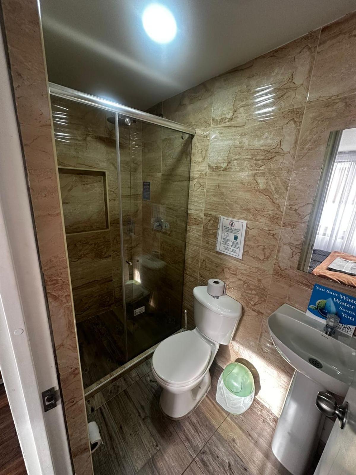 Mosaic House Hotel *